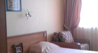 Гостиница Volna Guest House Адлер Двухместный номер с 2 отдельными кроватями и балконом-5